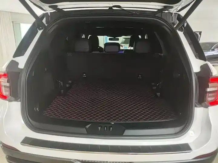 Explorer 2023 EcoBoost 285 four-wheel drive ST-LINE 7 seats 2