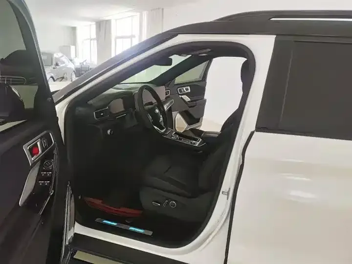 Explorer 2023 EcoBoost 285 four-wheel drive ST-LINE 7 seats 7