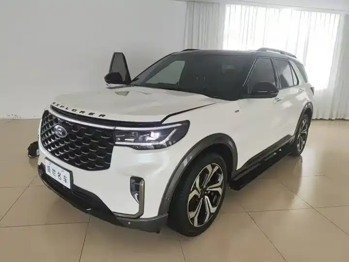 Explorer 2023 EcoBoost 285 four-wheel drive ST-LINE 7 seats 9