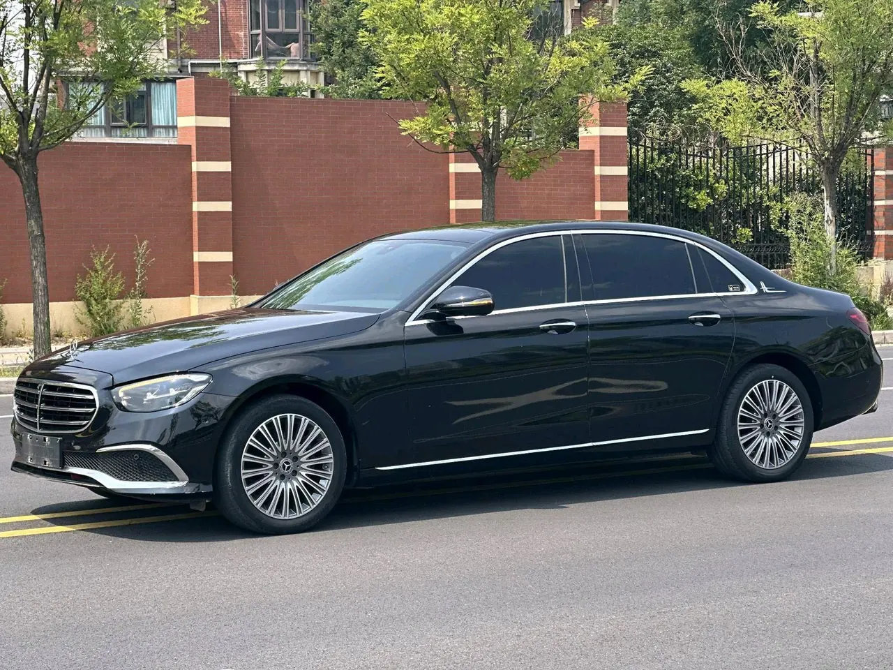 Mercedes Benz E Class 2021 E 300 L 2.0T Luxury Automatic Gear - View 1