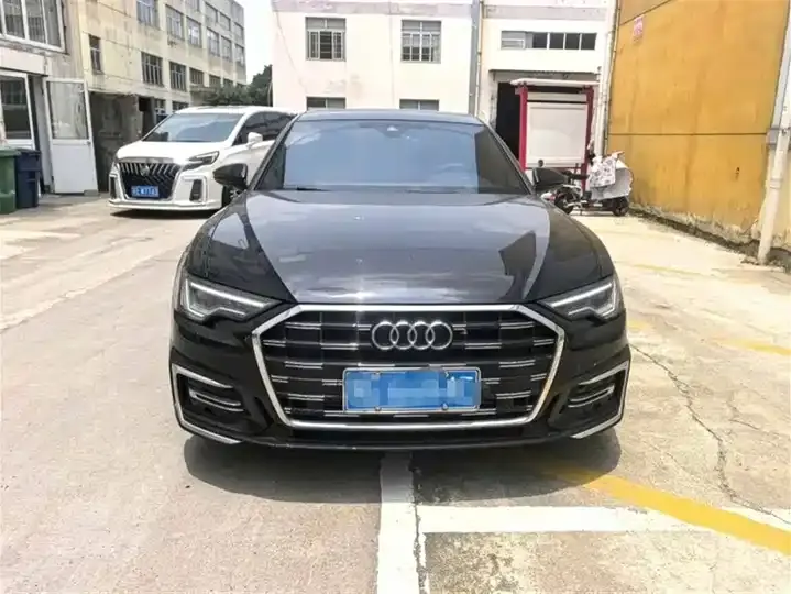 Audi A6L 2025 40 TFSI Deluxe Dynamic 2