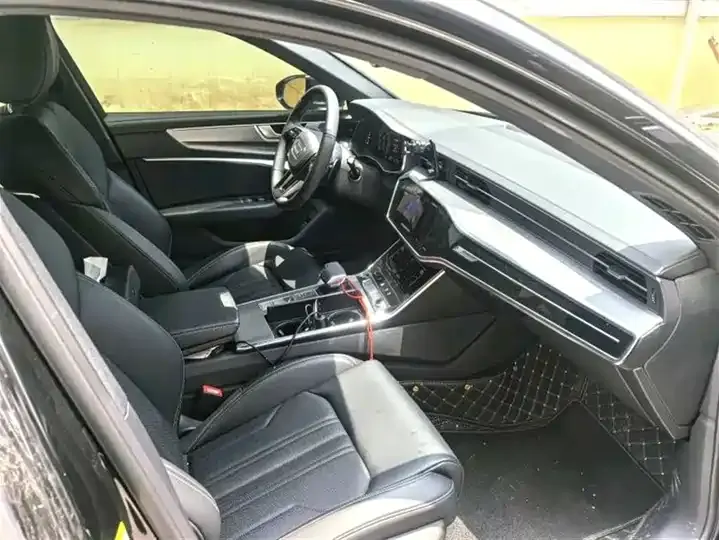Audi A6L 2025 40 TFSI Deluxe Dynamic 8