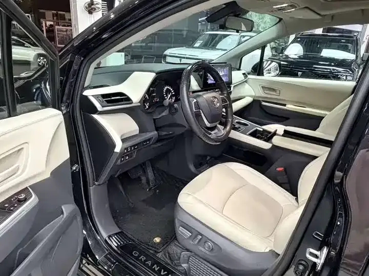 Grevia 2024 2.5L Hybrid Comfort Edition 3