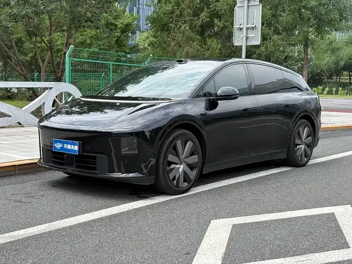 Li i6 2025 four-wheel drive standard edition - View 1