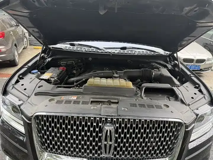 Navigator 2020 3.5T Honorable Edition 8
