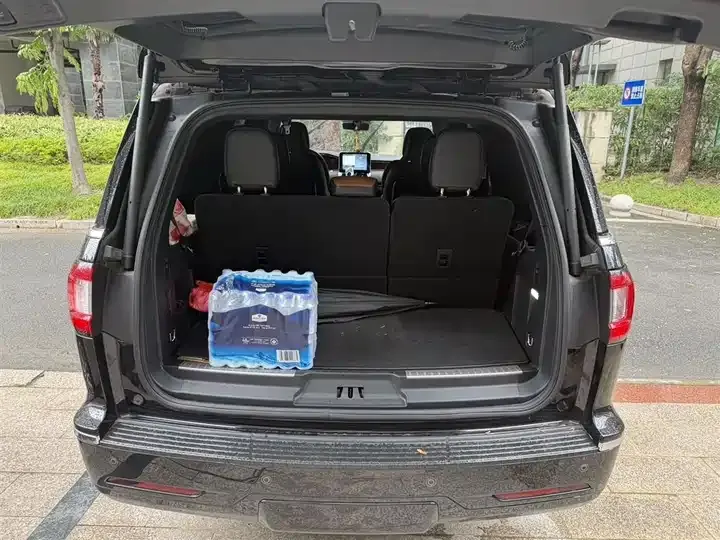 Navigator 2020 3.5T Honorable Edition 9