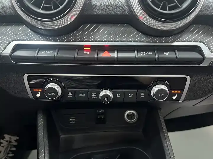 Audi Q2L 2022 35 TFSI Fashion Dynamic 12