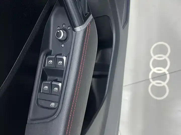 Audi Q2L 2022 35 TFSI Fashion Dynamic 7