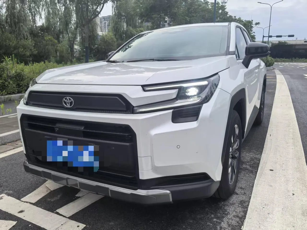 Toyota 2026 RAV4 Rongfang Double Engine 2.0 Stepless Two-Drive Deluxe Automatic Gear - View 1