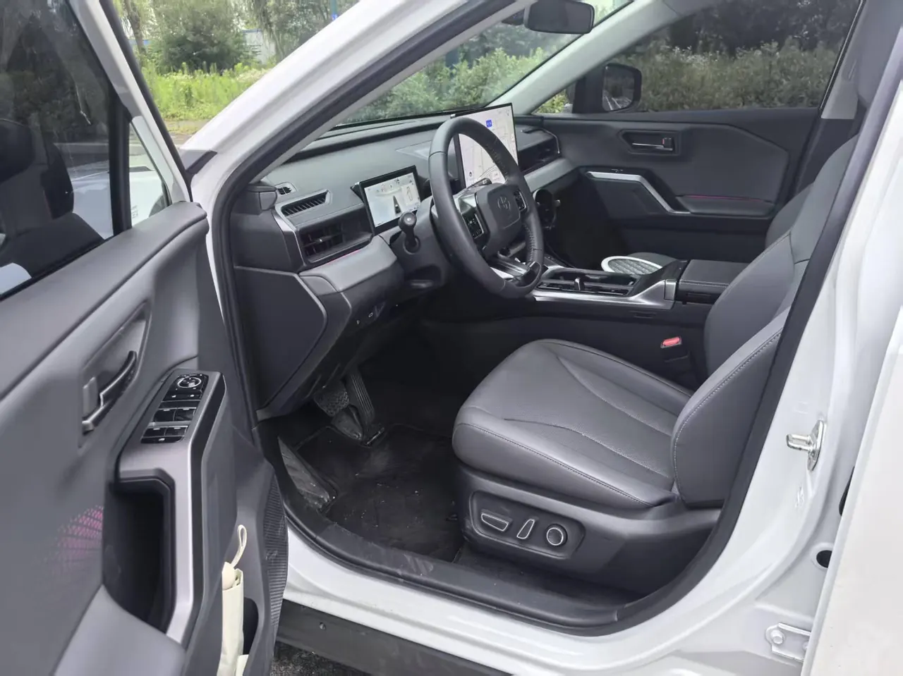 Toyota 2026 RAV4 Rongfang Double Engine 2.0 Stepless Two-Drive Deluxe Automatic Gear 5