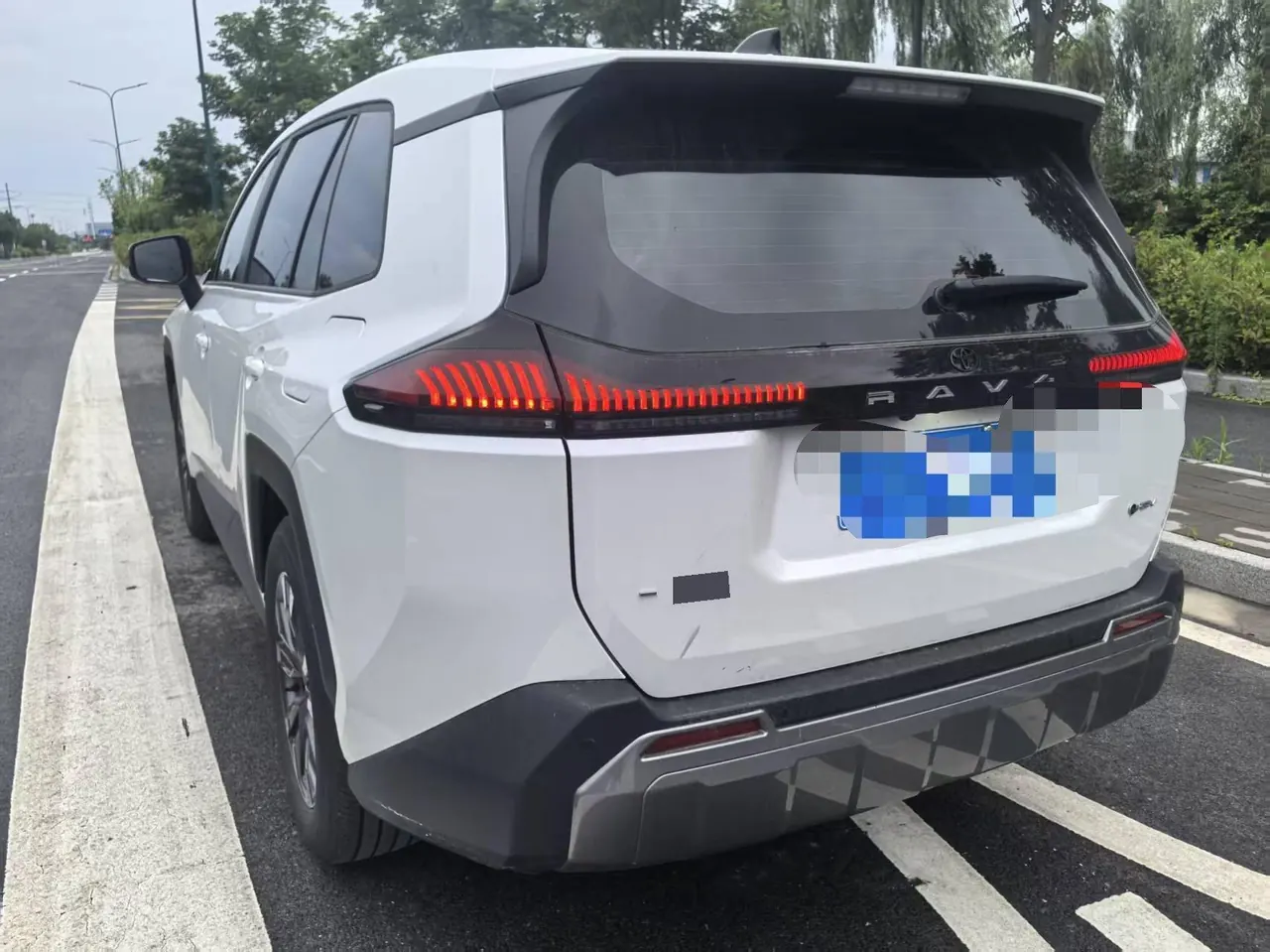 Toyota 2026 RAV4 Rongfang Double Engine 2.0 Stepless Two-Drive Deluxe Automatic Gear 6
