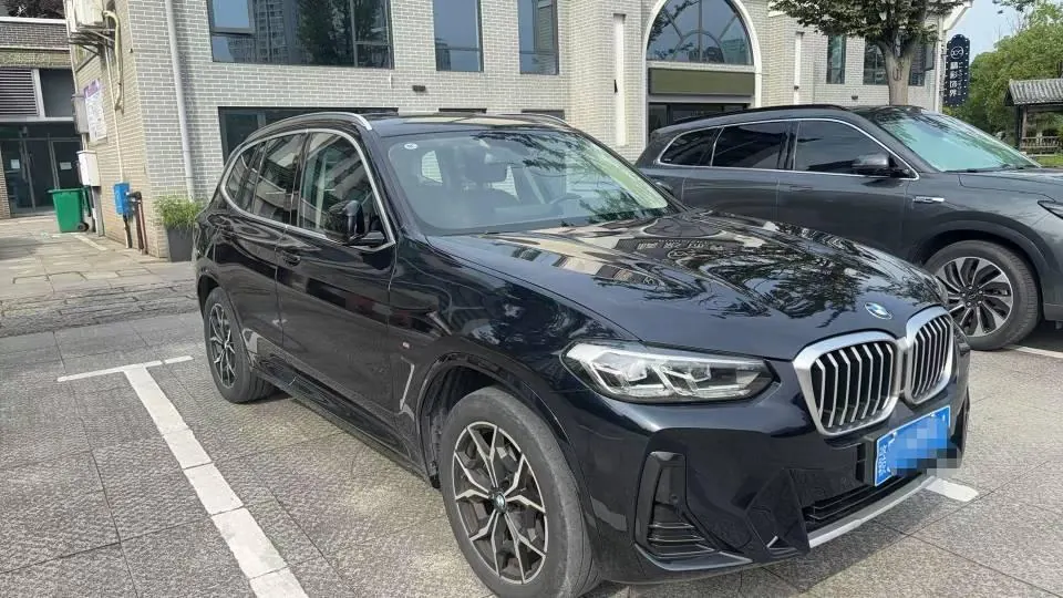 BMW 2022 X3 xDrive25i 2.0T M sports suit (changed) automatic gear 2