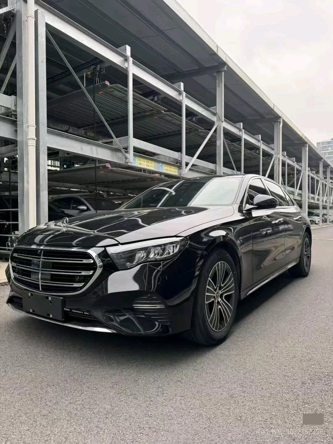 Mercedes Benz E Class 2025 E 260 L 48V 2.0T Automatic - View 1