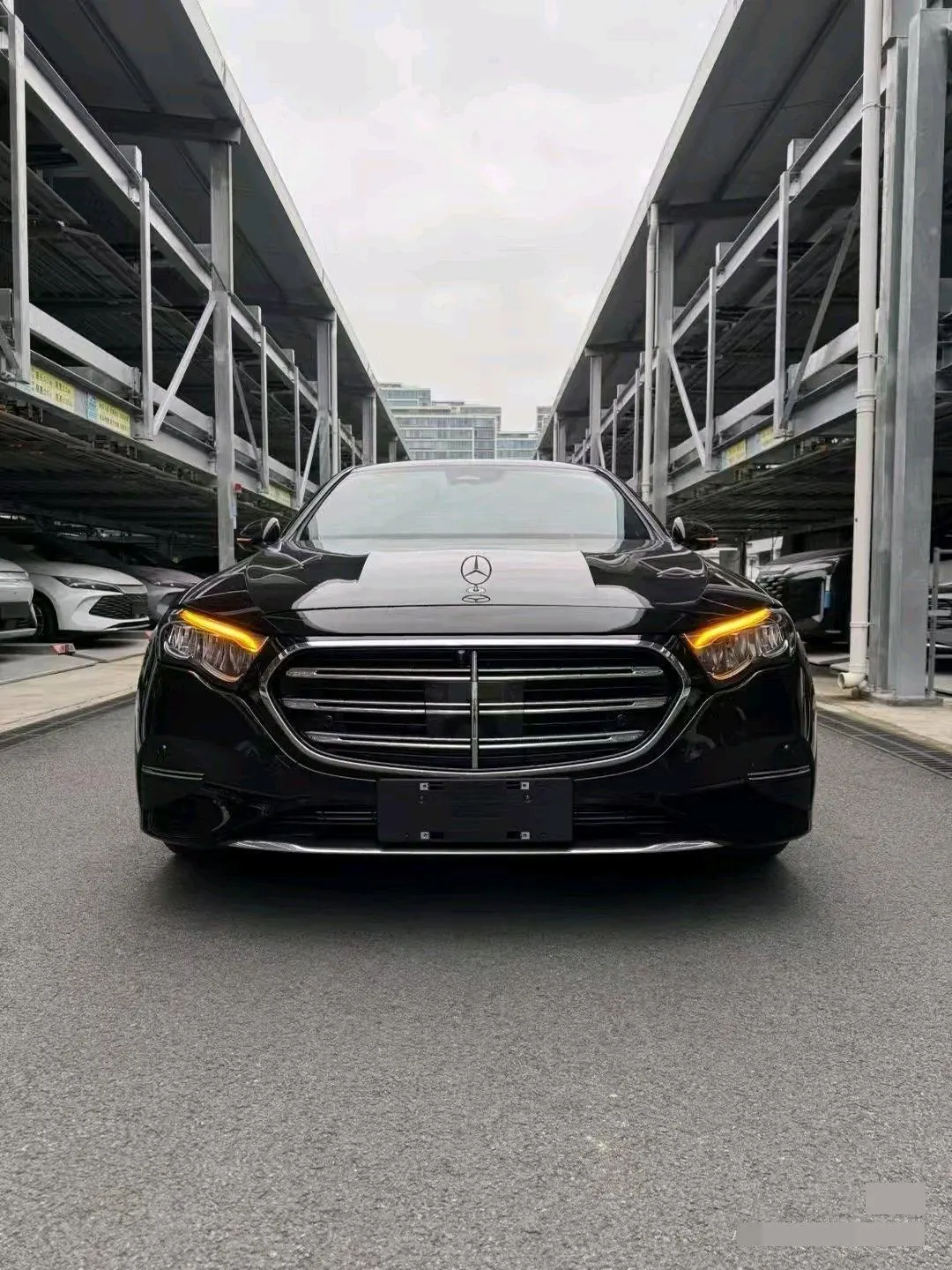 Mercedes Benz E Class 2025 E 260 L 48V 2.0T Automatic 2
