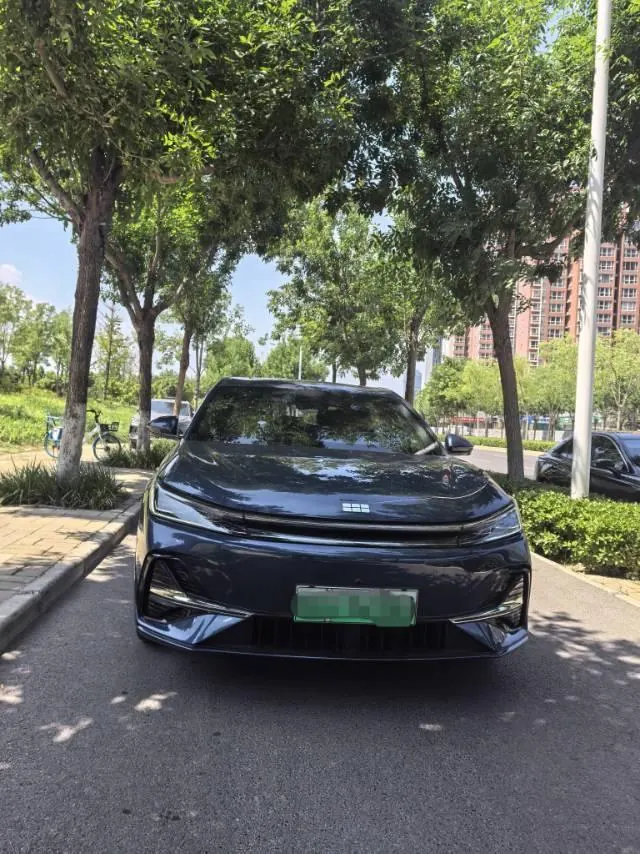 Geely Galaxy 2025 A7 EM-i 1.5 150km Starship Edition Automatic Gear 2