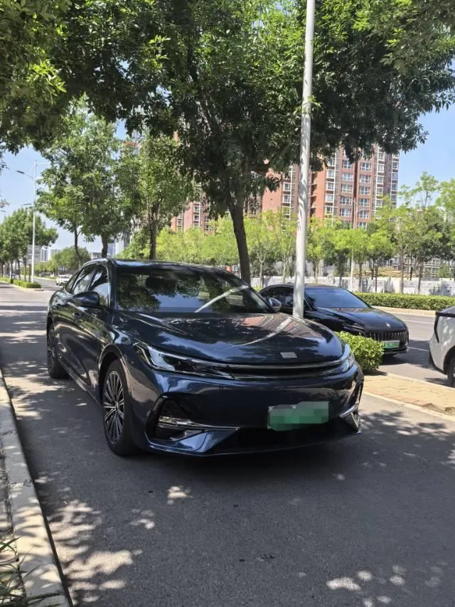 Geely Galaxy 2025 A7 EM-i 1.5 150km Starship Edition Automatic Gear 3