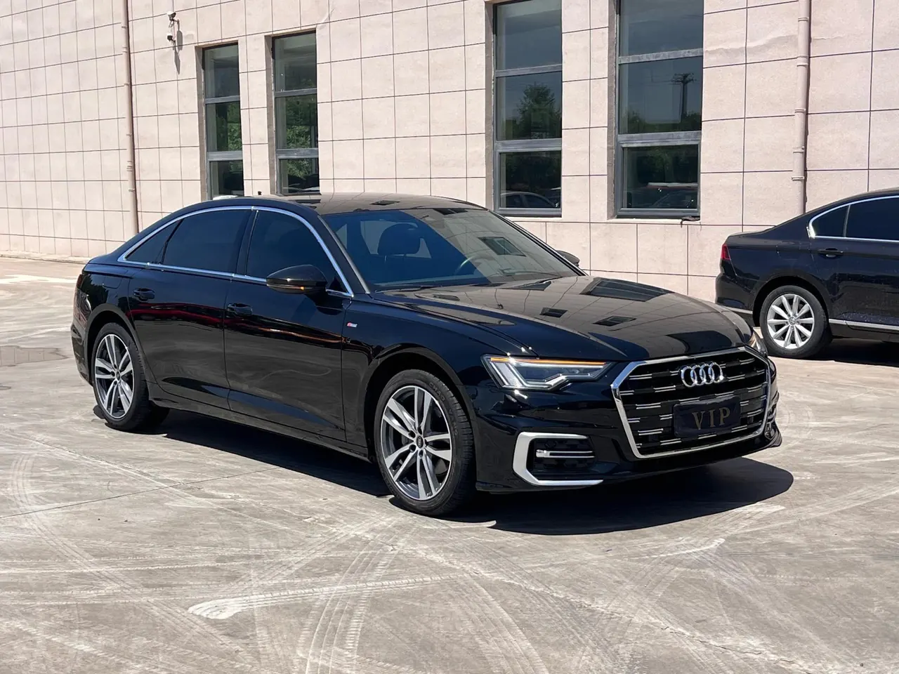 Audi 2024 A6L 2.0TFSI 40TFSI Deluxe Dynamic Automatic 3