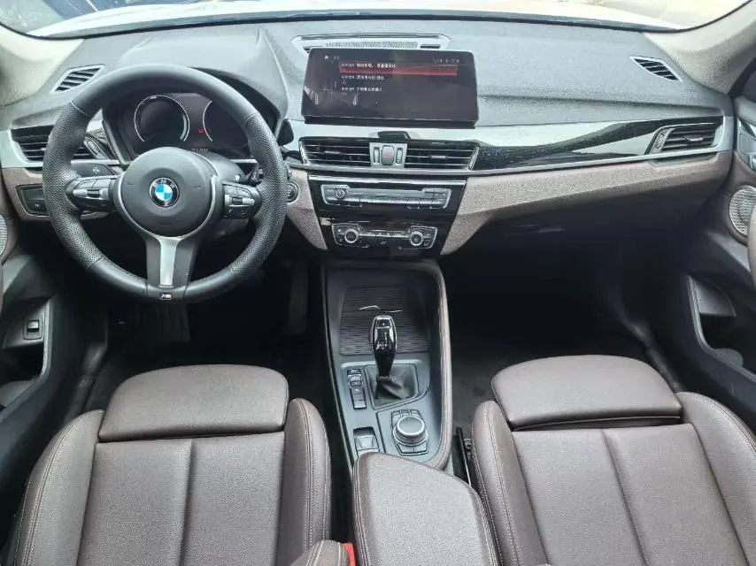 BMW 2022 X1 sDrive25Li 2.0T Leading Automatic Gear 3