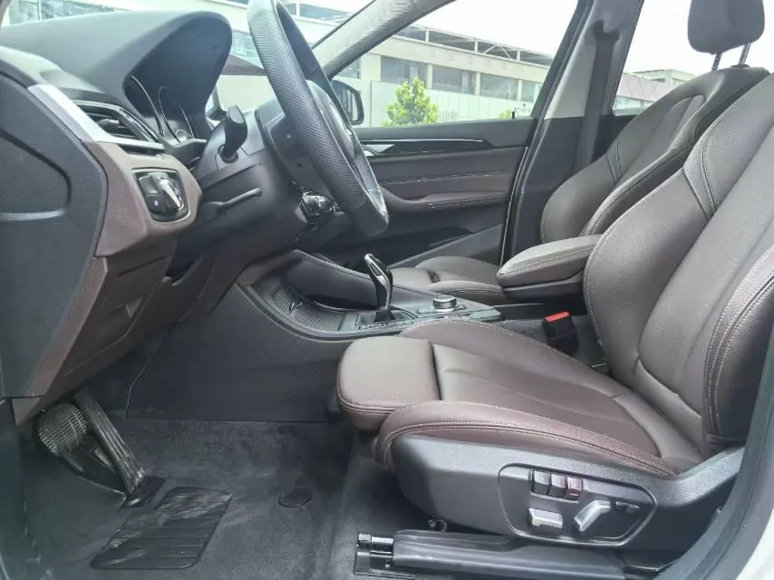 BMW 2022 X1 sDrive25Li 2.0T Leading Automatic Gear 5