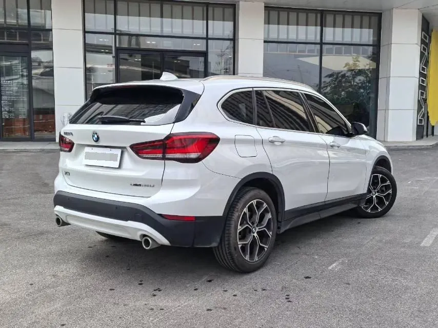 BMW 2022 X1 sDrive25Li 2.0T Leading Automatic Gear 9