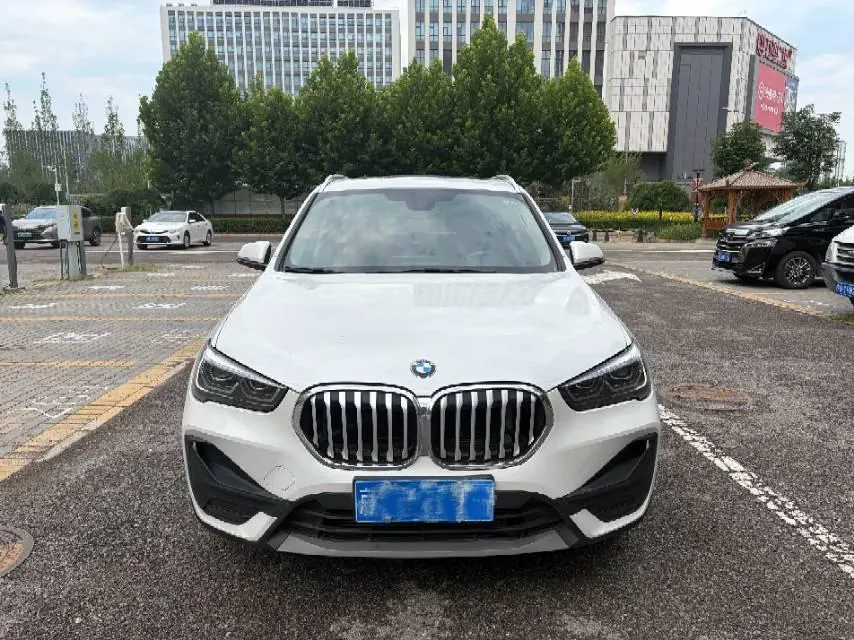 BMW 2021 X1 sDrive25Li 2.0T Leading Automatic Gear 2