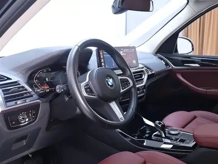 BMW X3 2022 xDrive25i M sports suit 11