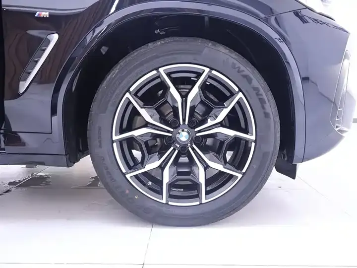 BMW X3 2022 xDrive25i M sports suit 6