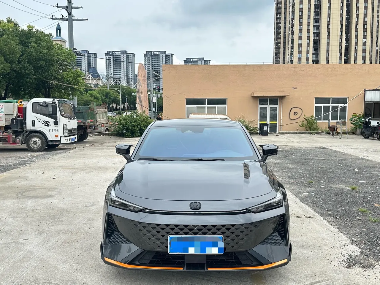 ChangAn 2024 UNI-V 1.5T Distinguished Sports Automatic 2