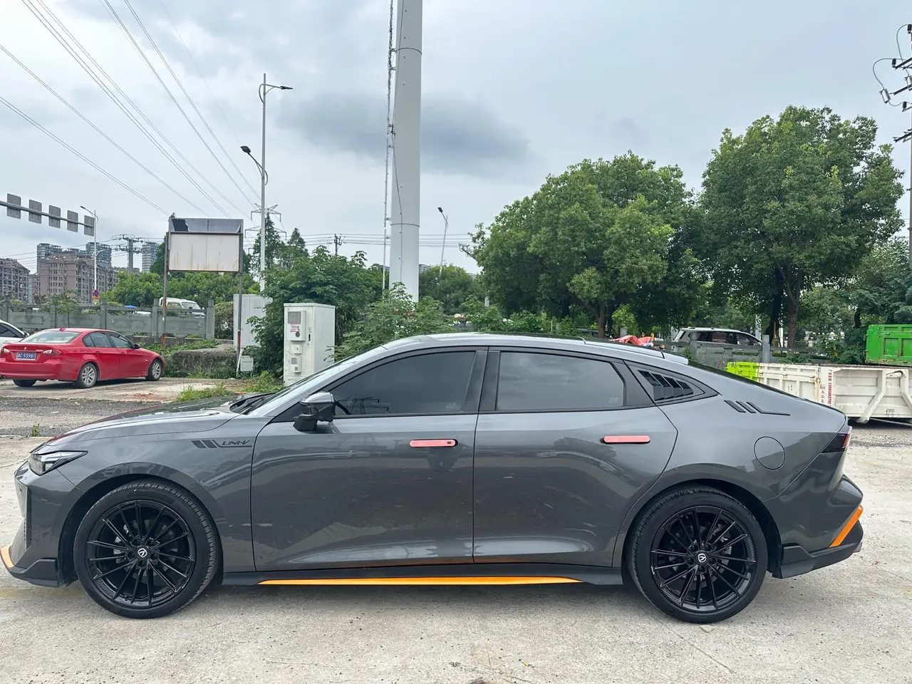 ChangAn 2024 UNI-V 1.5T Distinguished Sports Automatic 3