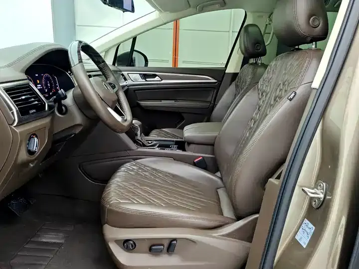 Weiran 2020 330TSI Business Edition 5