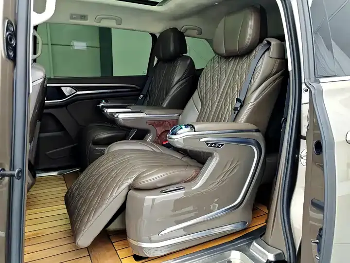 Weiran 2020 330TSI Business Edition 6