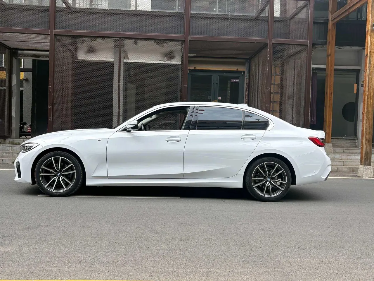 BMW 3 Series 2020 320Li 2.0T M Sports Suit Automatic Gear 10