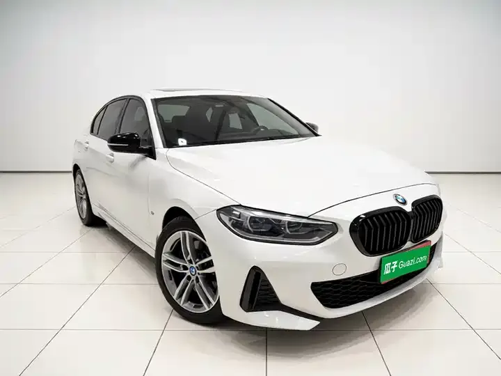 BMW 1 Series 2021 120i M Sports Obsidian Night Edition 4