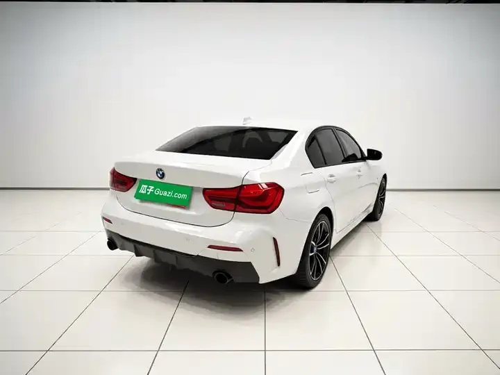 BMW 1 Series 2021 120i M Sports Obsidian Night Edition 7