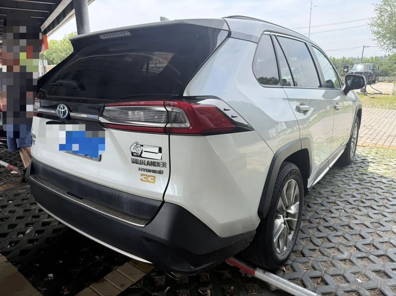 Toyota 2022 Weilanda Dual Engine 2.5 Stepless Four-wheel Drive Luxury PLUS Edition Automatic Gear 2