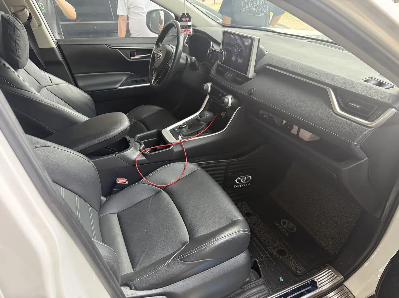 Toyota 2022 Weilanda Dual Engine 2.5 Stepless Four-wheel Drive Luxury PLUS Edition Automatic Gear 4