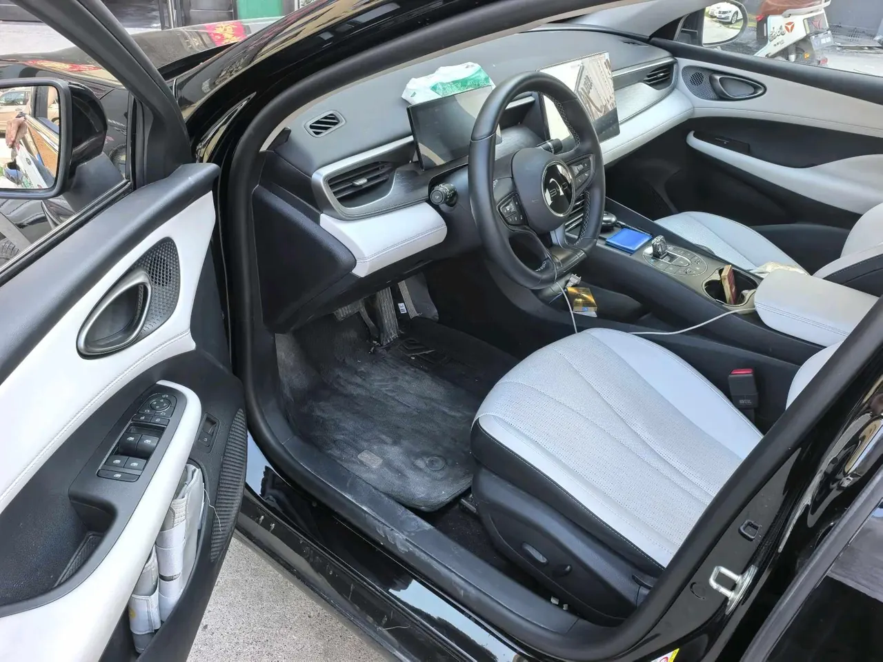 BYD 2025 seals 05 DM-i 1.5 stepless smart driving version 120KM flagship automatic gear 7