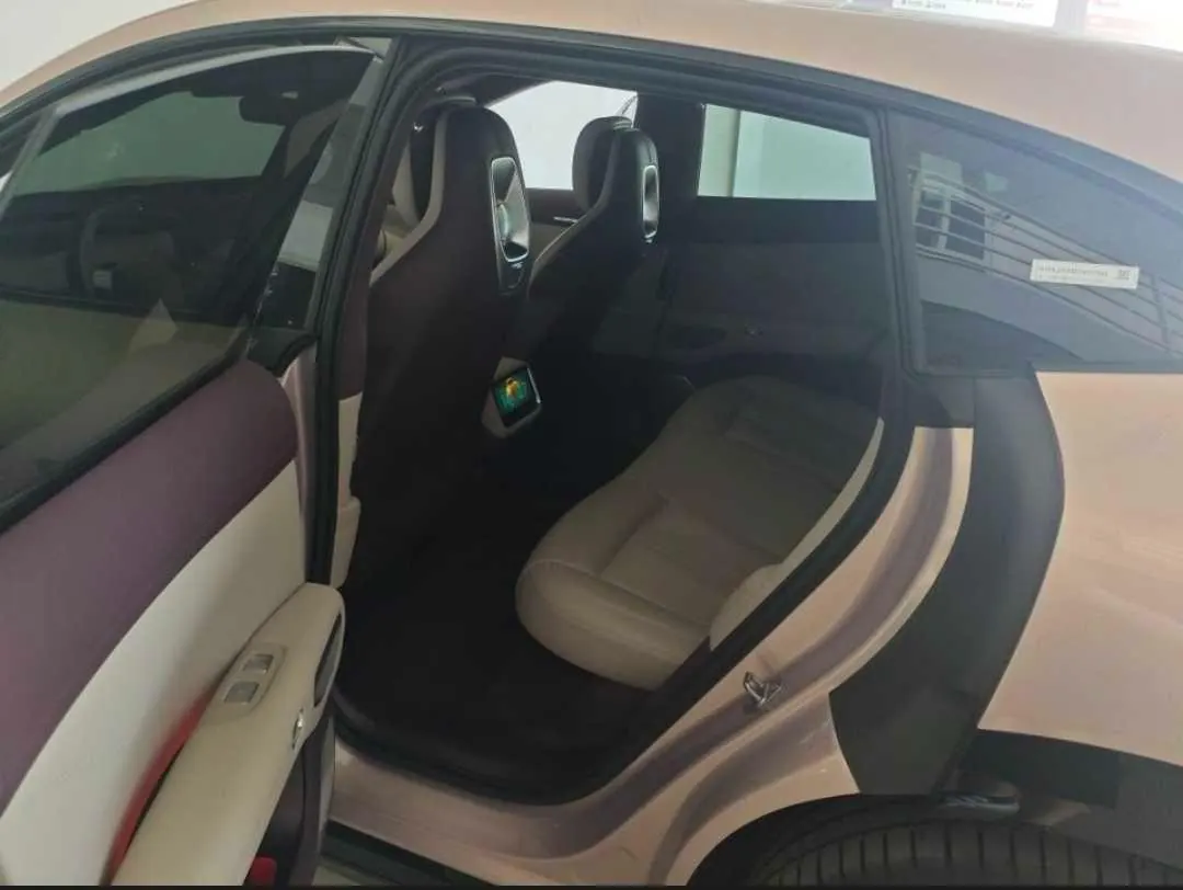 MI 2025 YU7 Long Endurance High Performance Four-wheel Drive Max Edition Automatic Gear 2