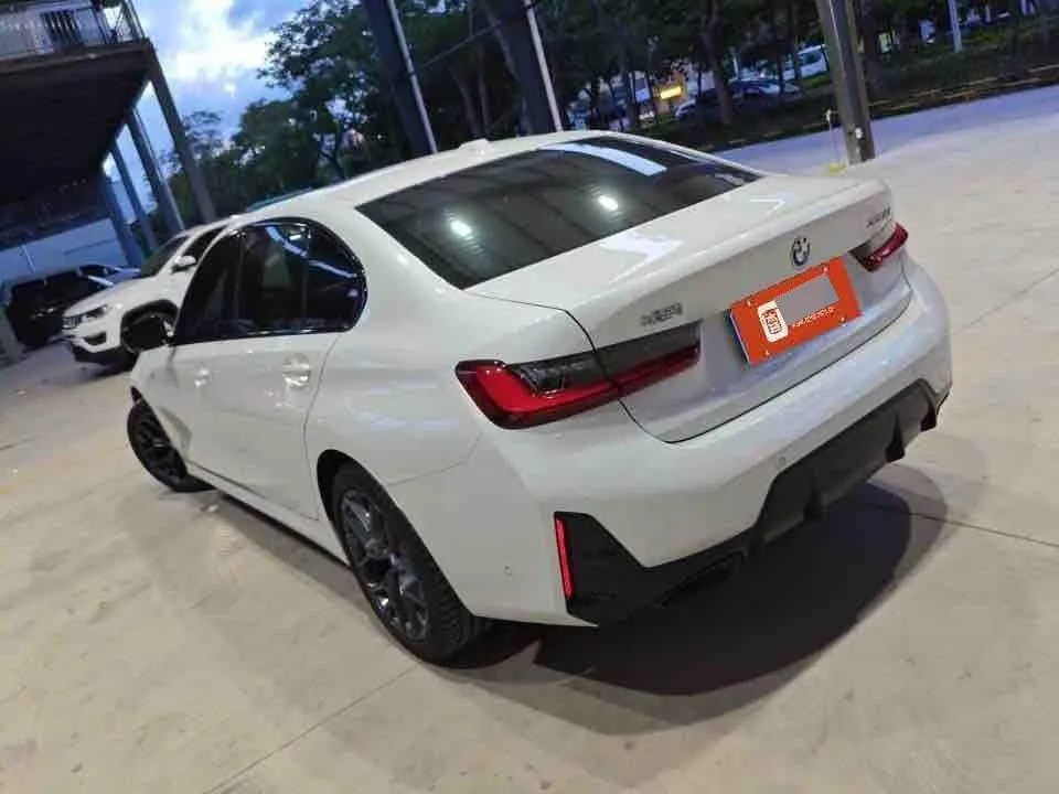 BMW 3 Series 2025 330Li 2.0T M Sports Obsidian Night Suit Automatic Gear 4