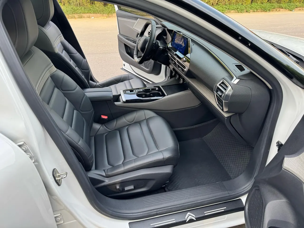 Citroen Versailles C5 X 2021 C5 X 1.6T is an extraordinary automatic gear 7