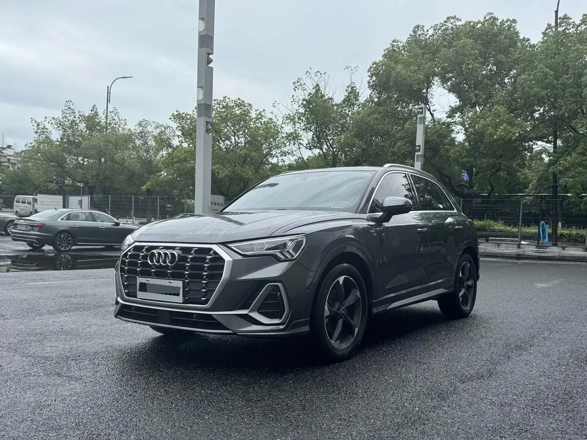 Audi 2022 Q3 1.4TFSI 35TFSI Fashion Dynamic Automatic - View 1