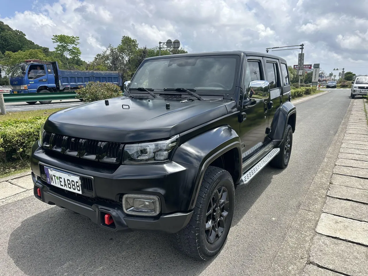 Beijing 2021 BJ40 2.0T four-wheel drive blade hero version chivalrous automatic gear - View 1