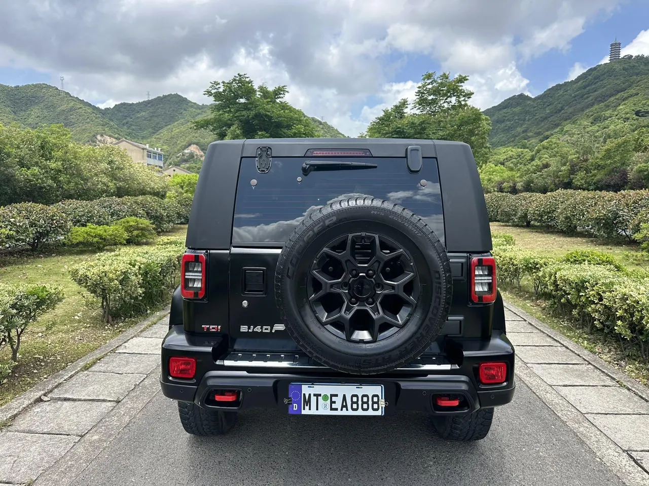 Beijing 2021 BJ40 2.0T four-wheel drive blade hero version chivalrous automatic gear 4