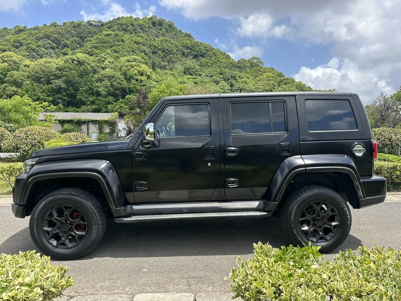Beijing 2021 BJ40 2.0T four-wheel drive blade hero version chivalrous automatic gear 9