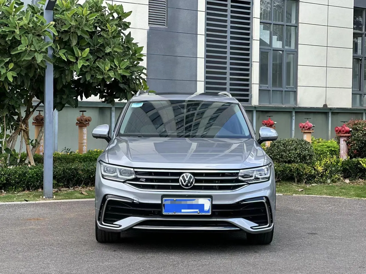 Volkswagen 2022 Tiguan L R-Line 2.0TSI 380TSI Four-wheel Drive R-Line Flagship 7-seat Automatic Gear 2