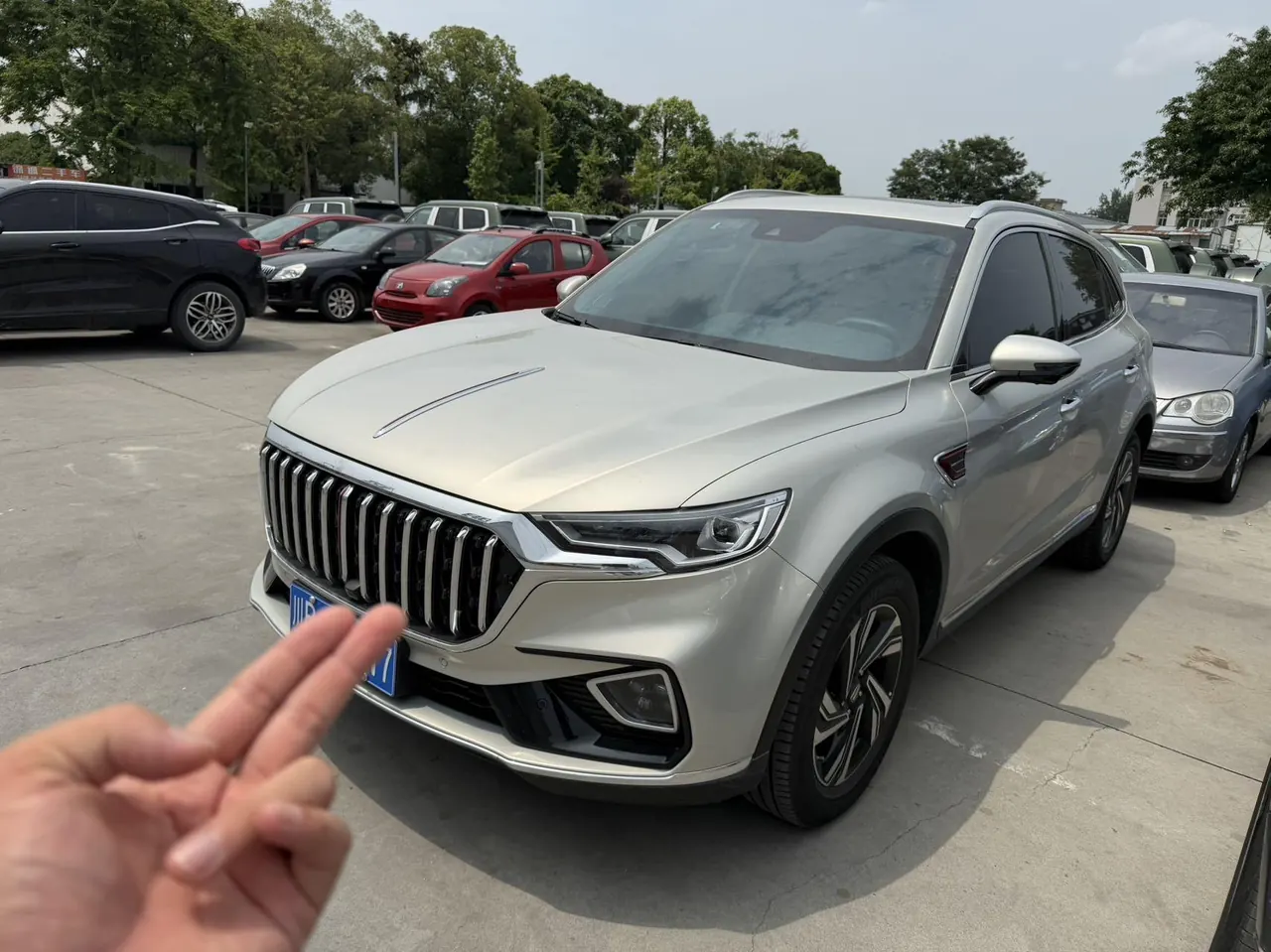 Open image lightbox: HongQi 2022 HS5 2.0T Zhilian Flag Edition Automatic Gear