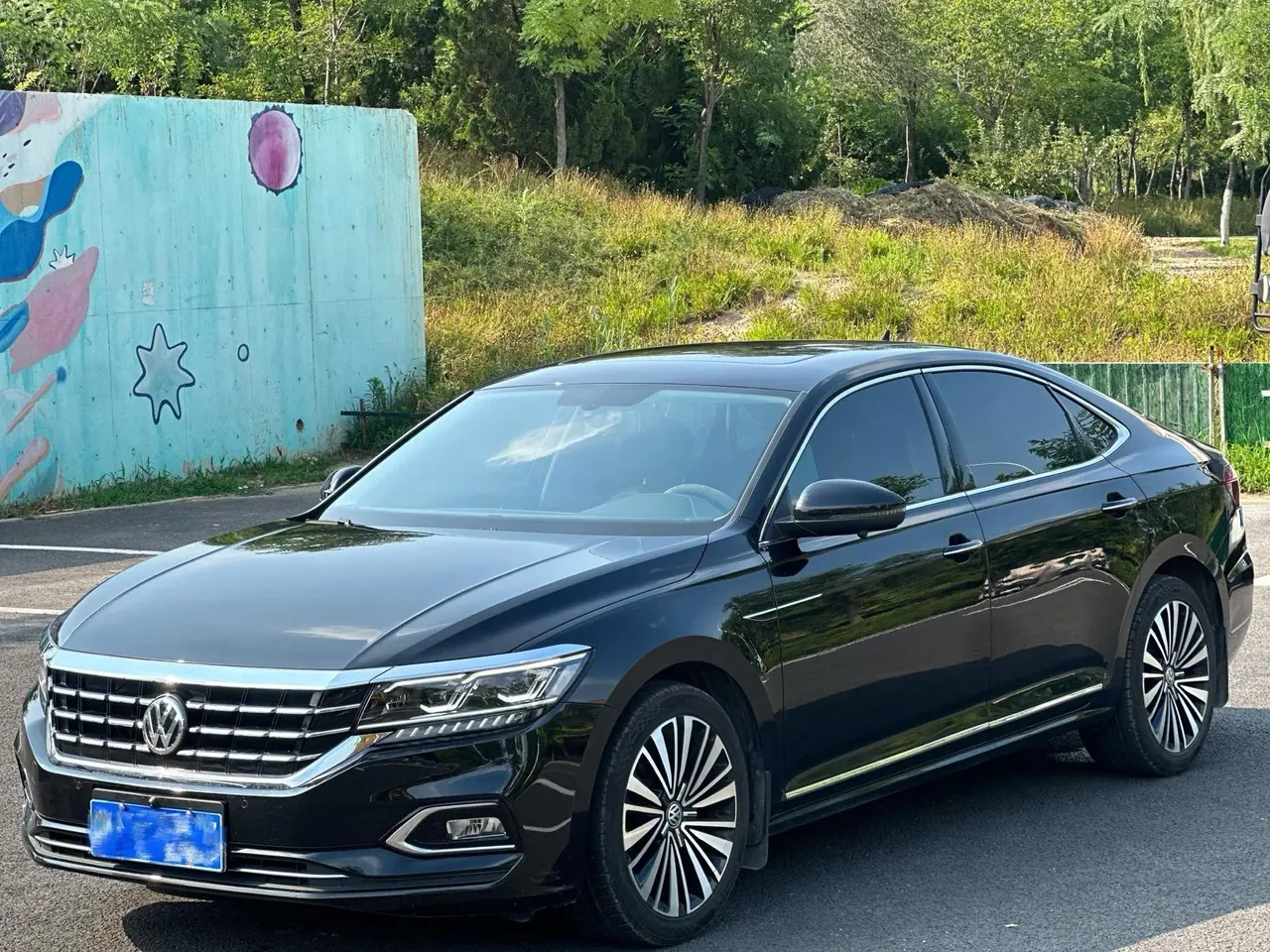 Volkswagen 2020 Passat 2.0TSI 330TSI Deluxe Edition Automatic - View 1