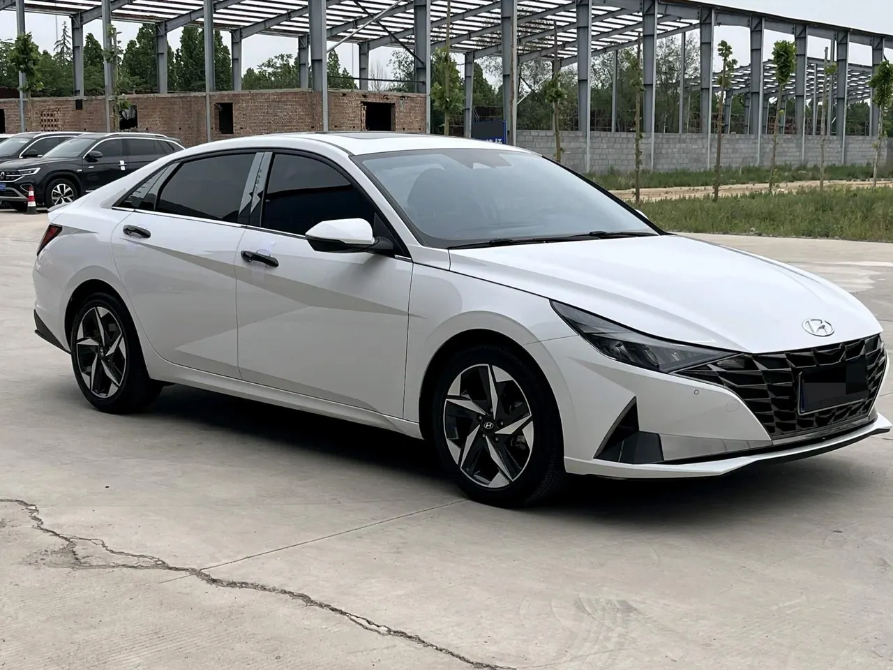 Hyundai 2022 Elantra -3-compartment 1.5 stepless LUX premium automatic gear 3