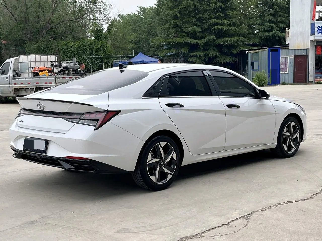 Hyundai 2022 Elantra -3-compartment 1.5 stepless LUX premium automatic gear 7