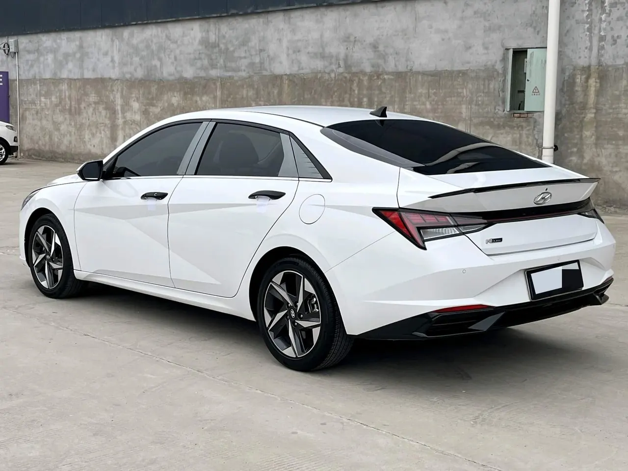 Hyundai 2022 Elantra -3-compartment 1.5 stepless LUX premium automatic gear 9
